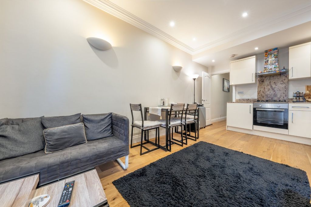 Property photo 1 of 8 Picture No. 14