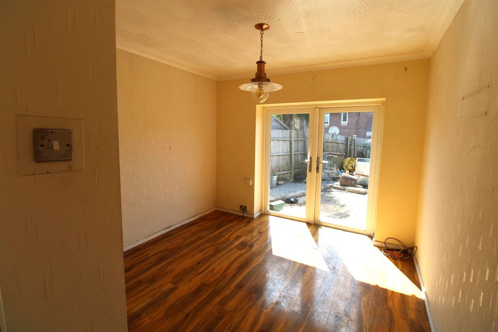 Property photo 3 of 10 Bedroom 2