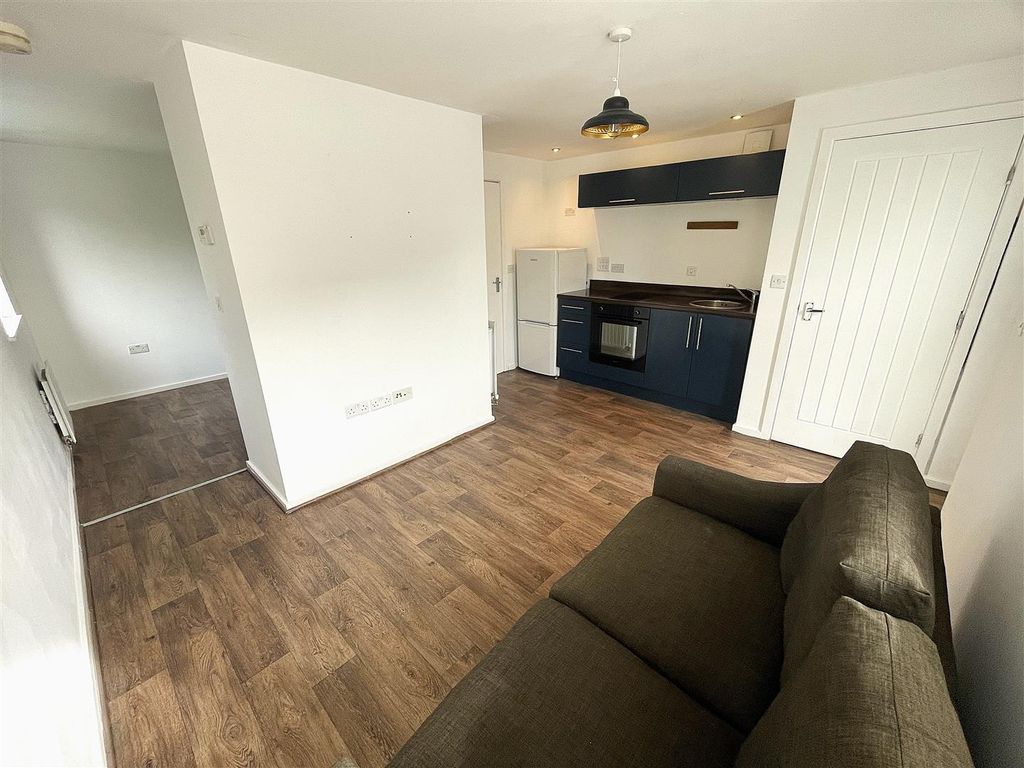 Property photo 2 of 8 Open Plan