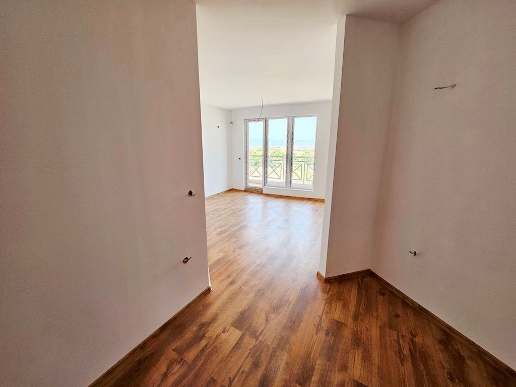 Property photo 3 of 32