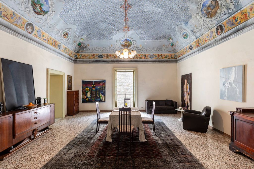 Property photo 1 of 25