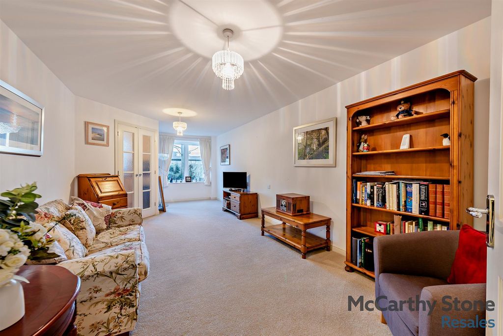 Property photo 2 of 13 8633045-Interior01-800.Jpg