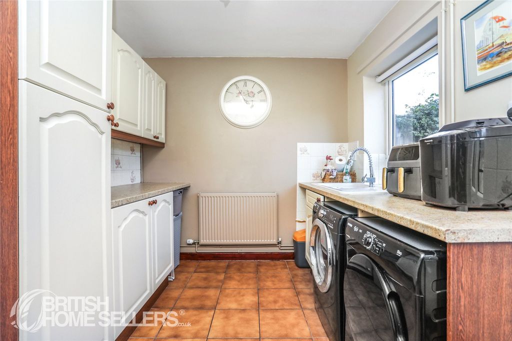 Property photo 3 of 18 Picture No. 05