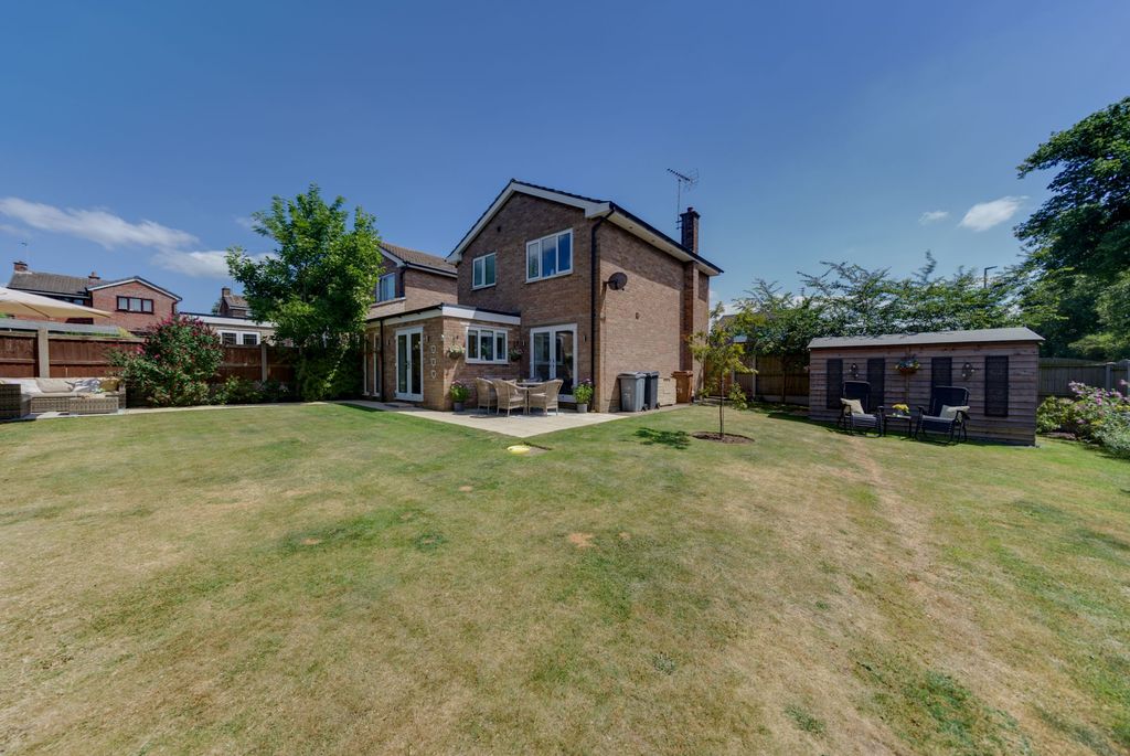 Property photo 2 of 31
