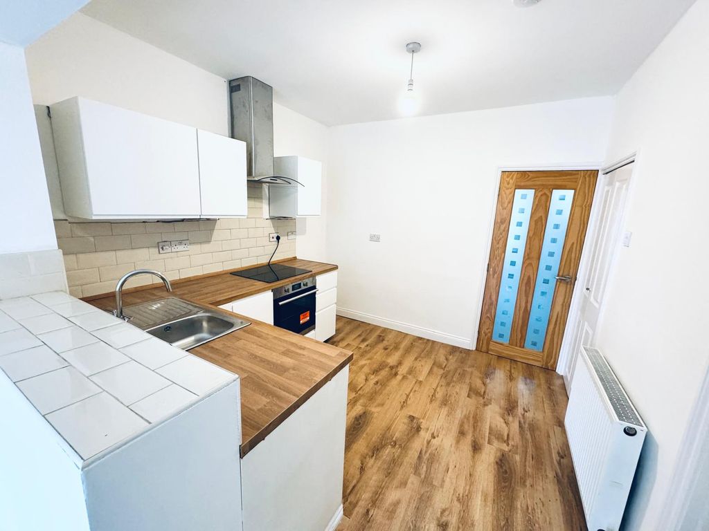 Property photo 1 of 17 16 Leopold Street, S706An, Barnsley