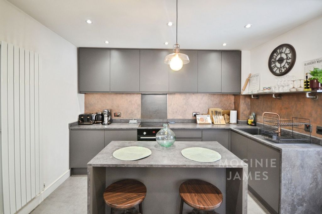 Property photo 3 of 14 Pbox-Img.Jpg