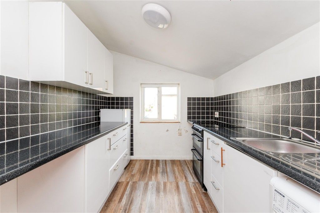 Property photo 2 of 6 Kitchen