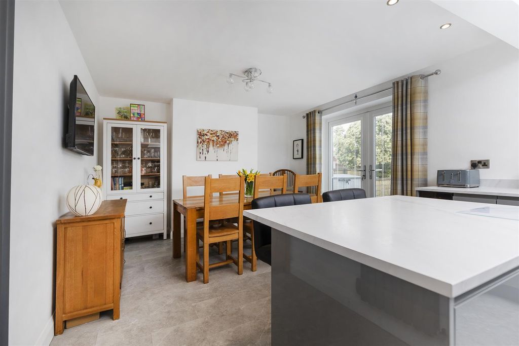 Property photo 3 of 35 Kitchen Diner