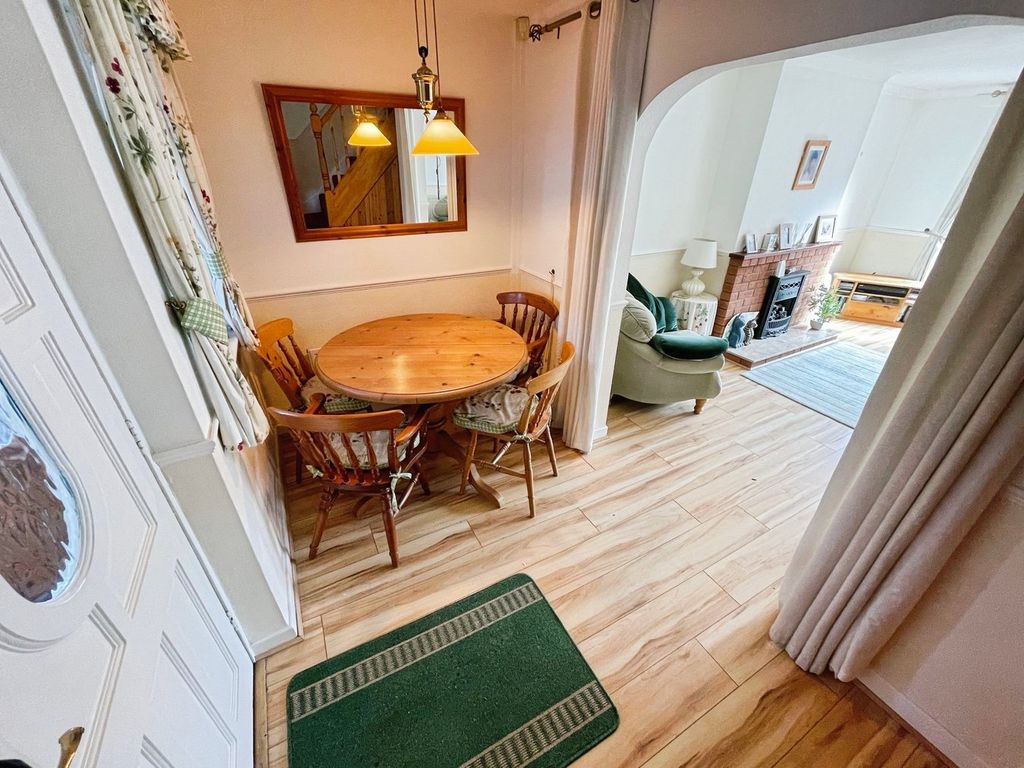 Property photo 3 of 15 Dining Area