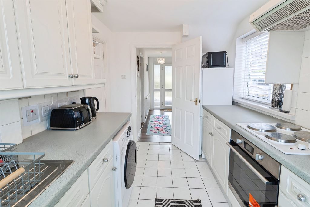 Property photo 2 of 25