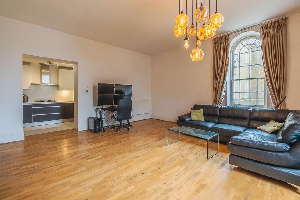 Property photo 1 of 31