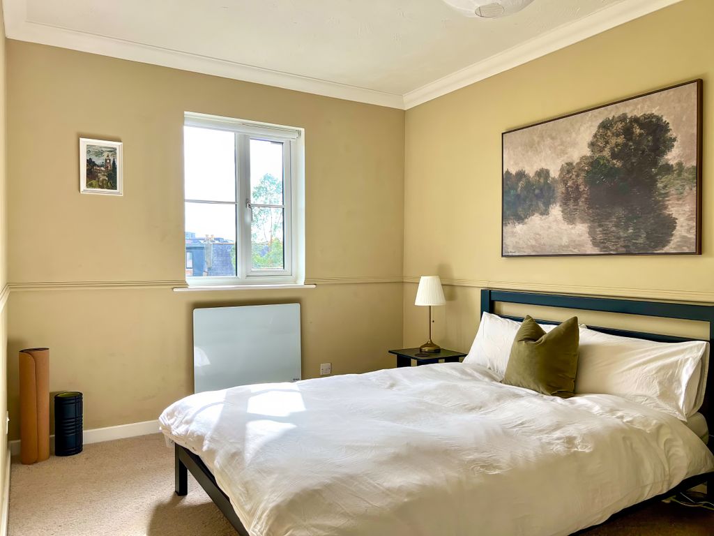 Property photo 2 of 25