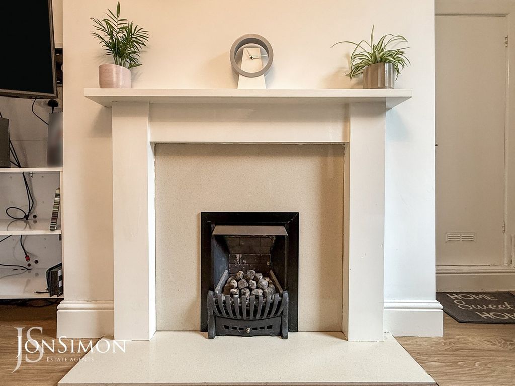 Property photo 3 of 19