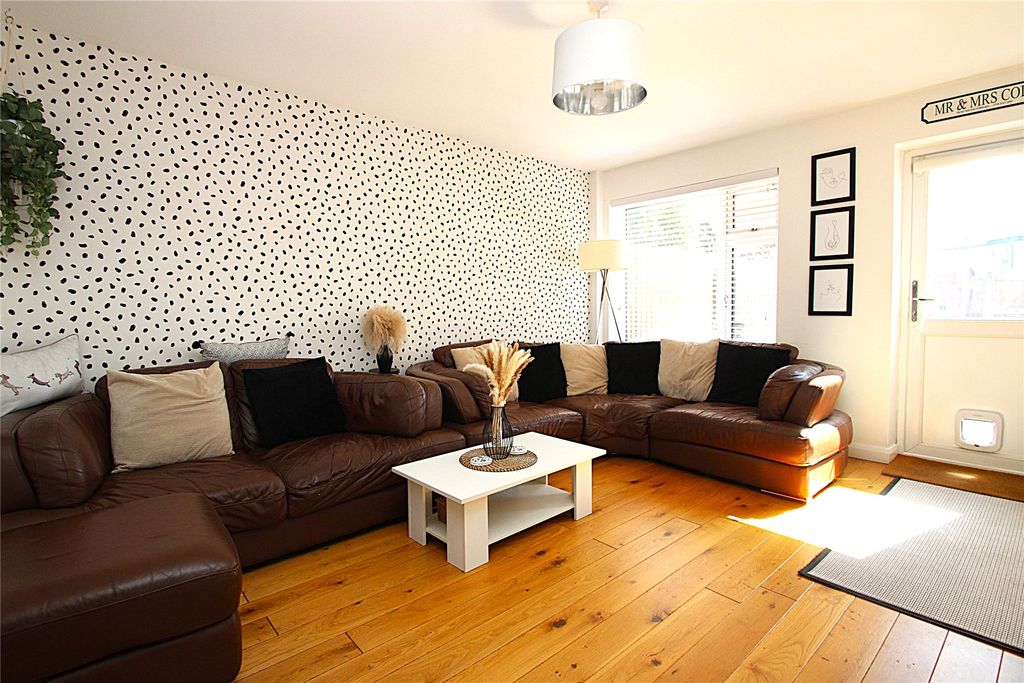 Property photo 2 of 10 Picture No. 03