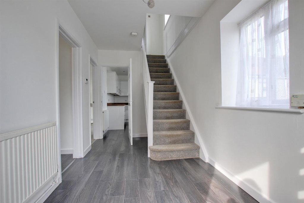 Property photo 2 of 10 Img_4310-Img_4312_Lzn.Jpg