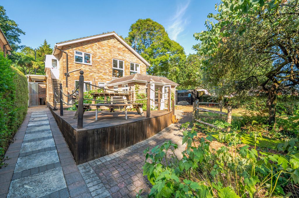 Property photo 2 of 18 1488535-20-6A5663...