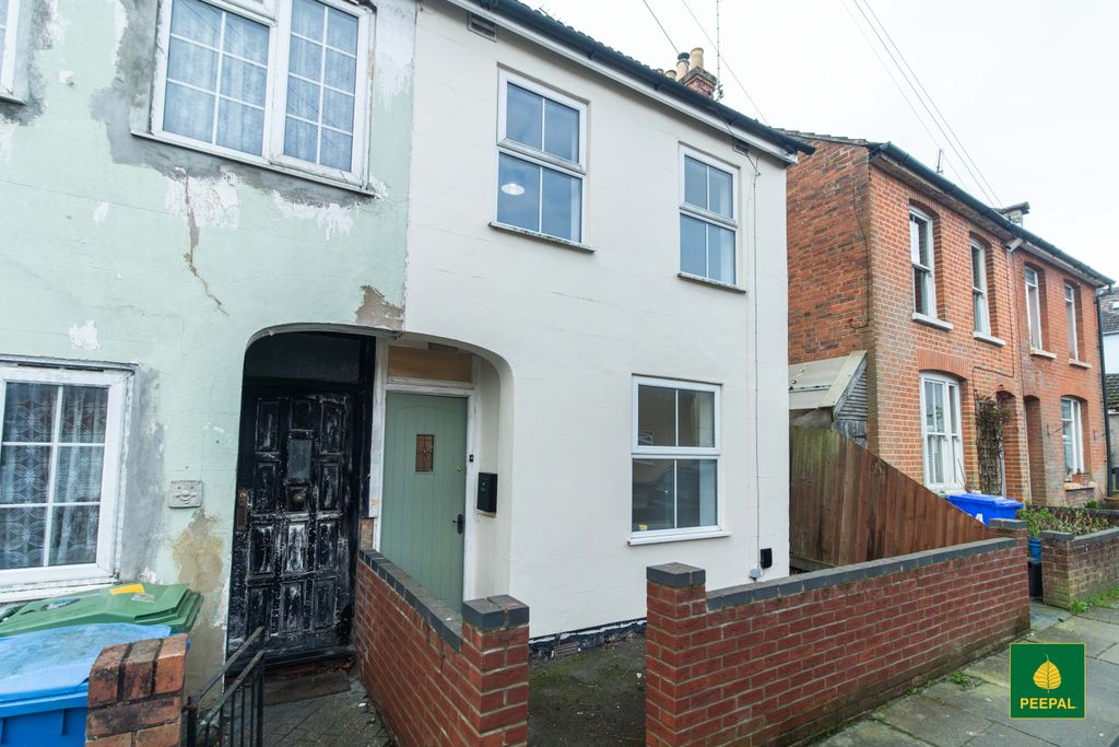 Property photo 1 of 11