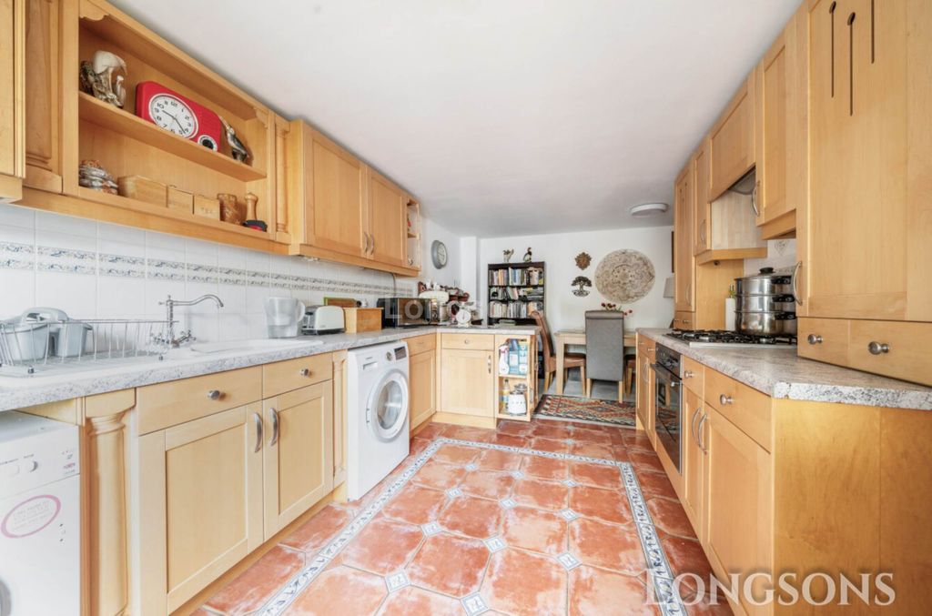 Property photo 2 of 19