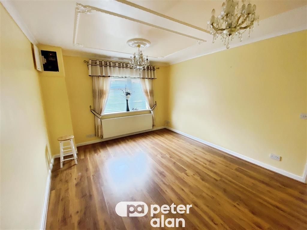 Property photo 2 of 9 Bedroom