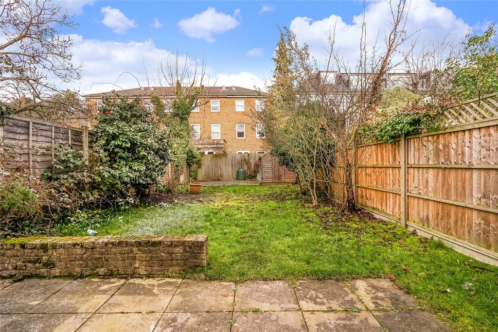 Property photo 2 of 18 Picture No. 16