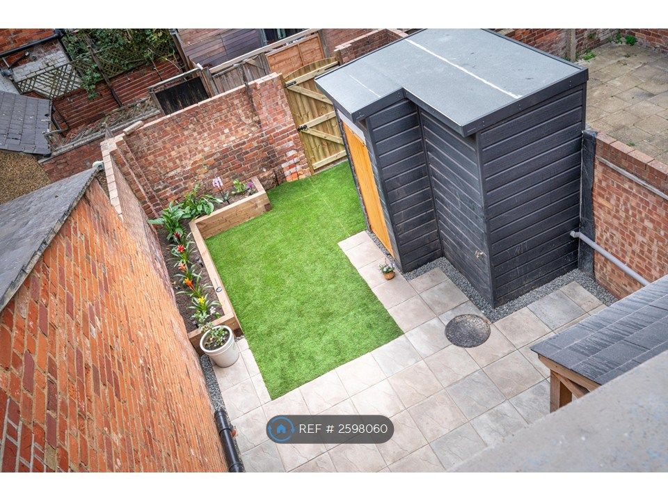 Property photo 2 of 12