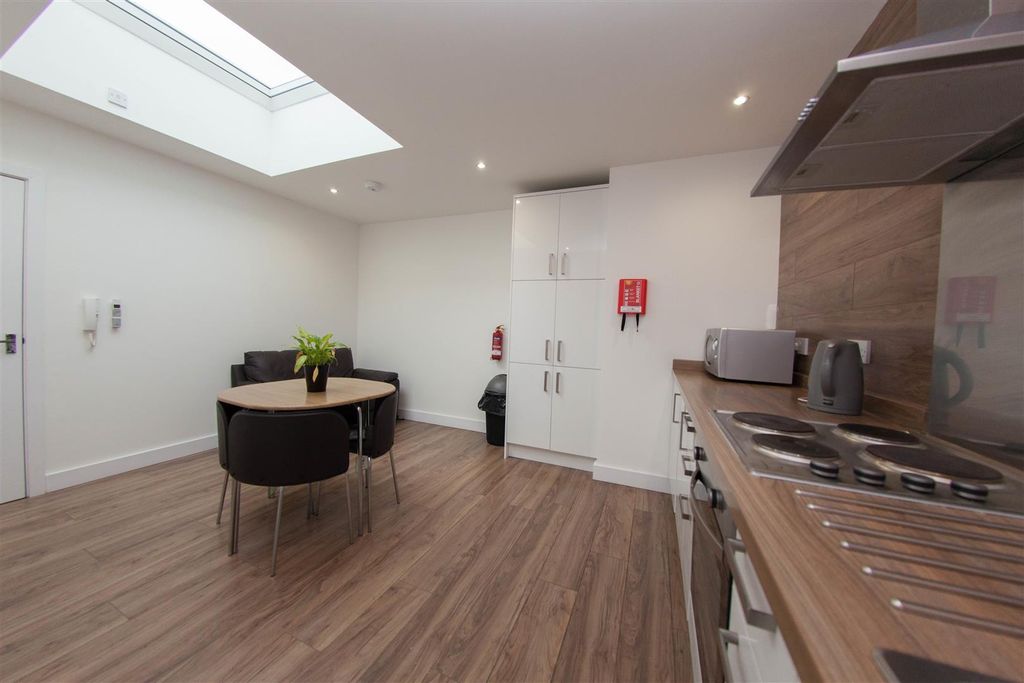 Additional image 6 of 3 bed flat to rentNightingale House, Autumn Terrace, Worcester WR5