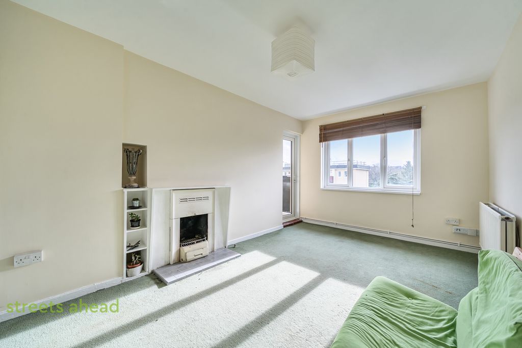 Property photo 2 of 14 6F21c003-B73d-468...