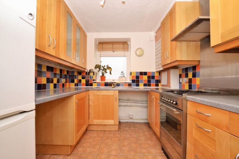 Property photo 3 of 8 Fitted Kitchen