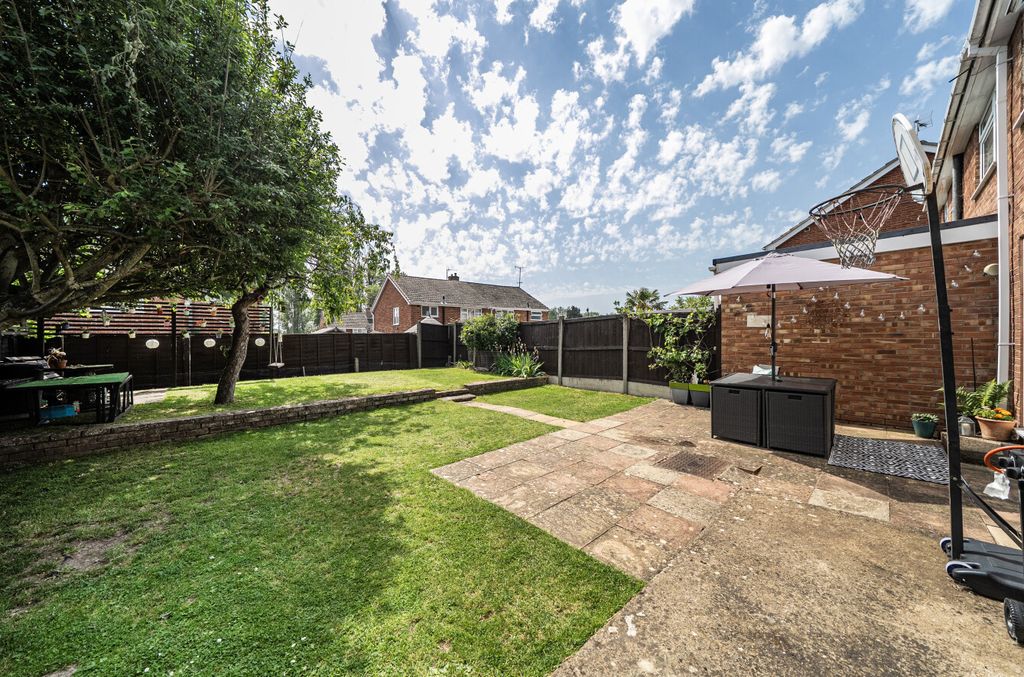 Property photo 2 of 21 1465776-2-6A15936...