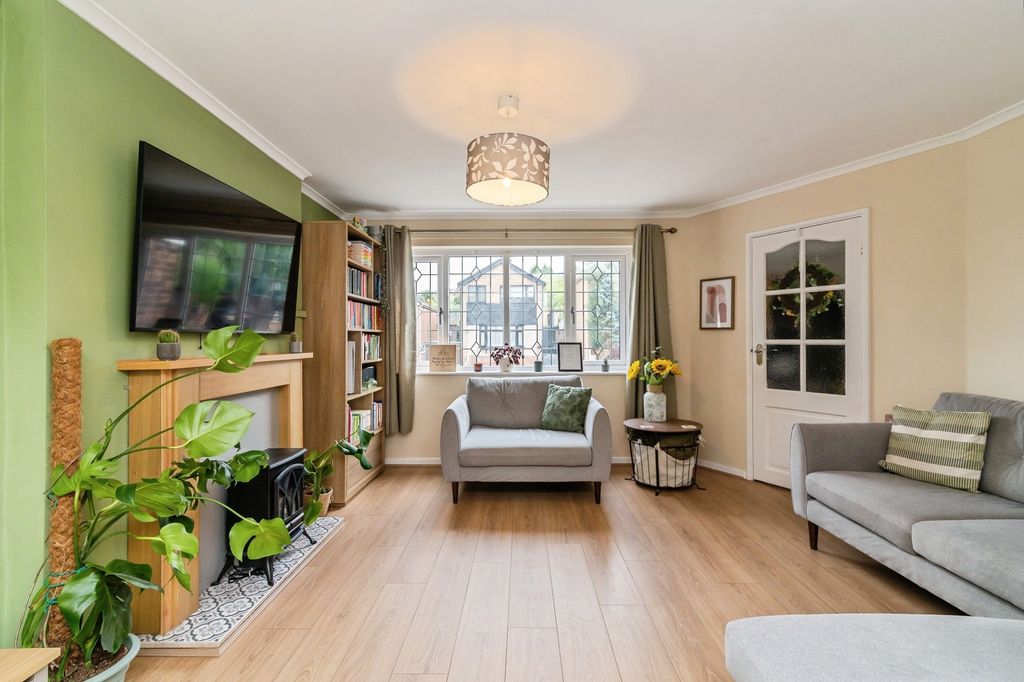 Property photo 3 of 20 Pbox-Img.Jpg