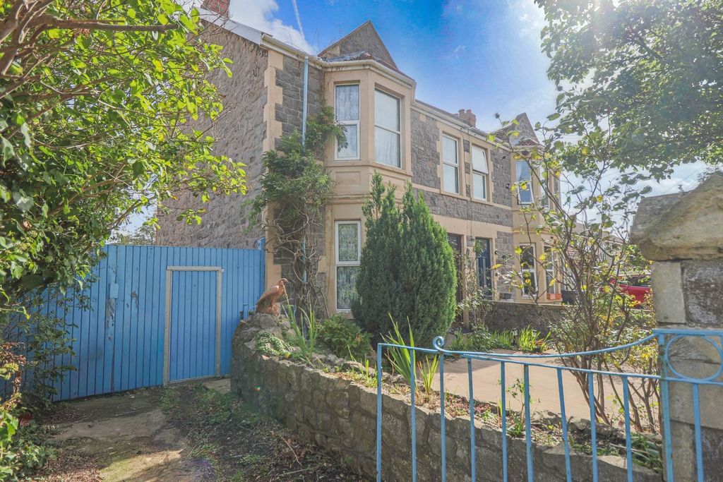 Property photo 2 of 22