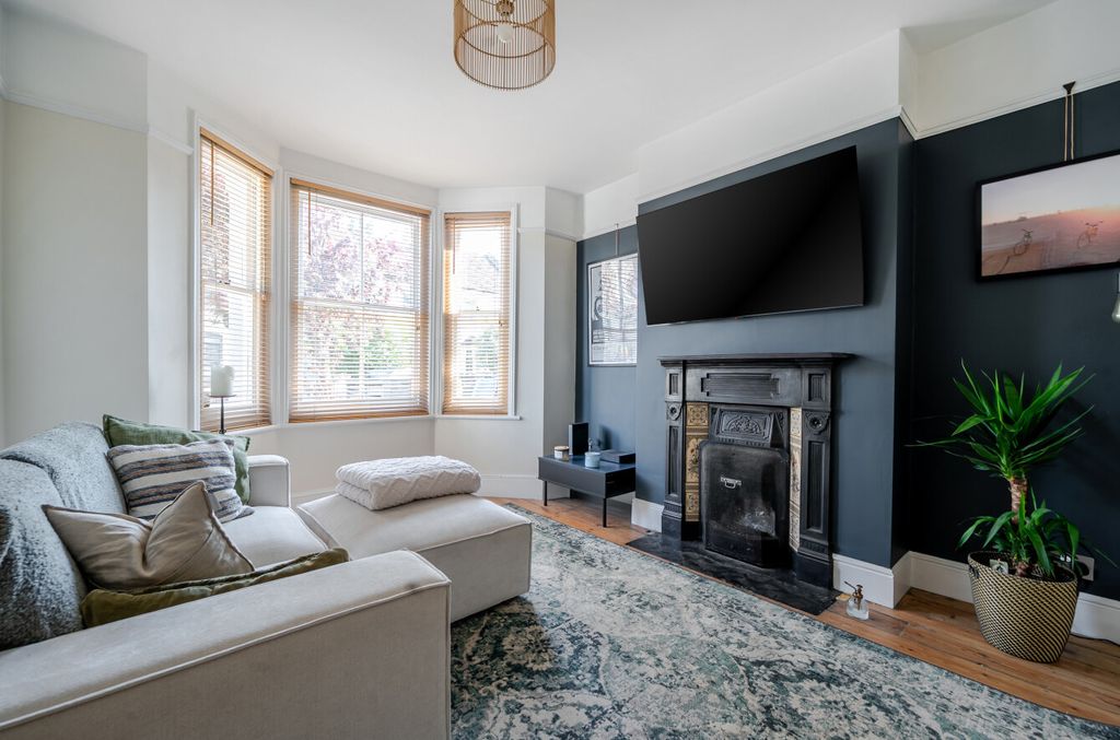 Property photo 2 of 14 1472472-19-6A283E...