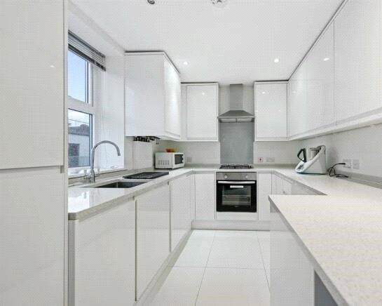 Property photo 3 of 6 Kitchen
