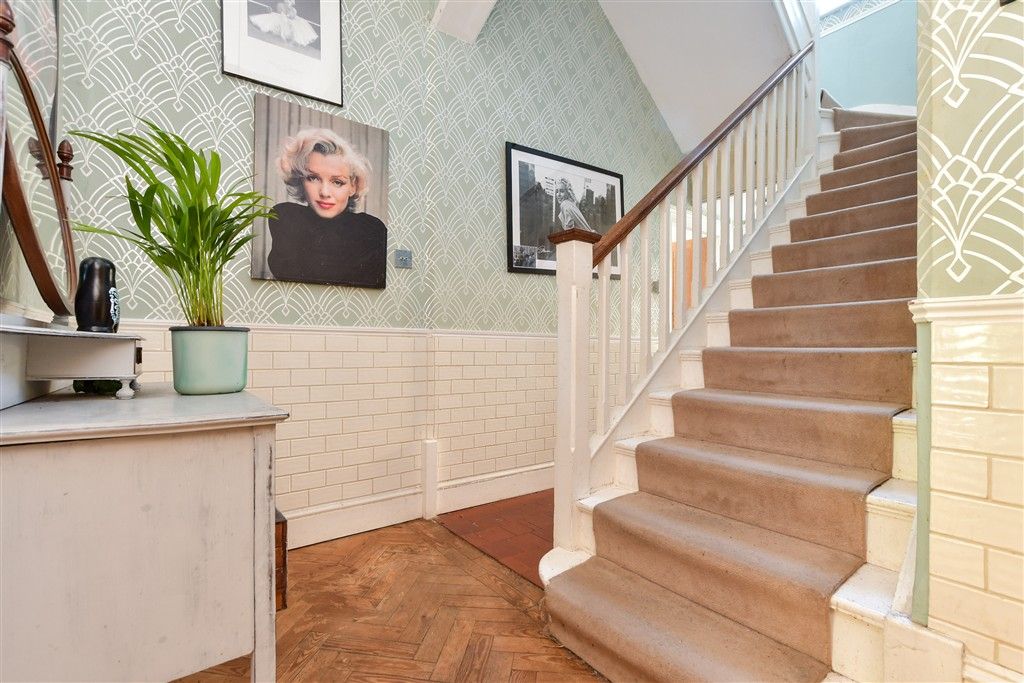 Property photo 2 of 17 Hallway