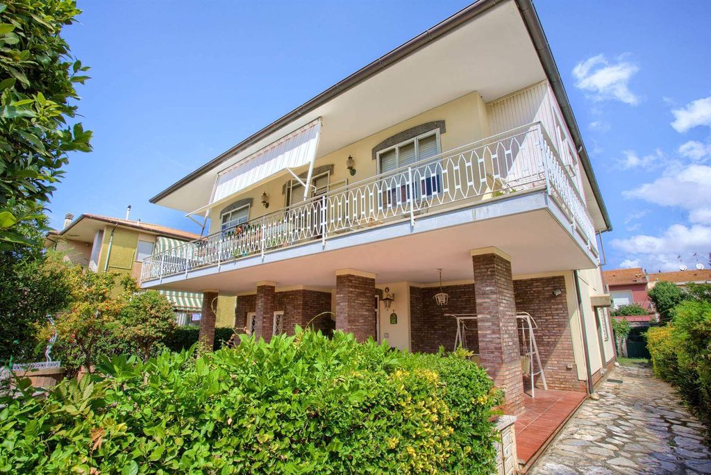 Property photo 1 of 28