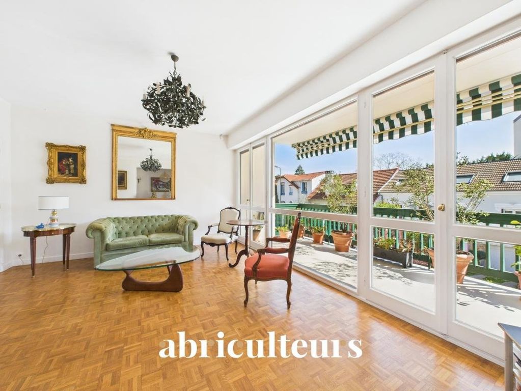 Property photo 1 of 17 Family Apartment Of 120 m² – 4 Bedrooms – Balconies, Garage & Basement - Bourg-La-Reine
