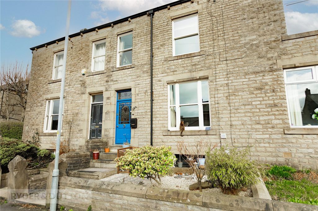 Property photo 1 of 22 Front