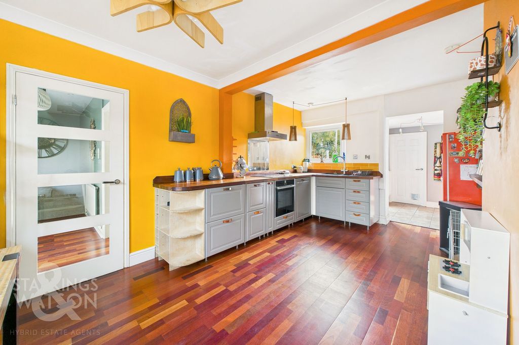 Property photo 3 of 26