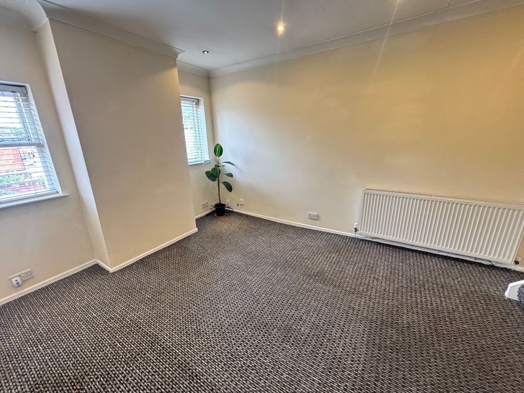 Property photo 3 of 10 Image
