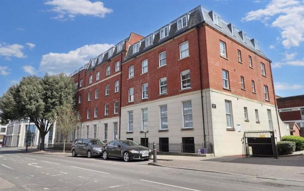 Property photo 1 of 17 Main Picture