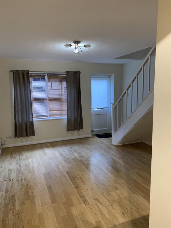 Property photo 3 of 6 Reception