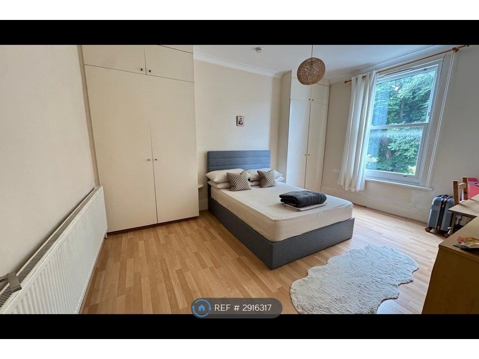 Property photo 1 of 6 Large Double Bedroom - 15.6m2