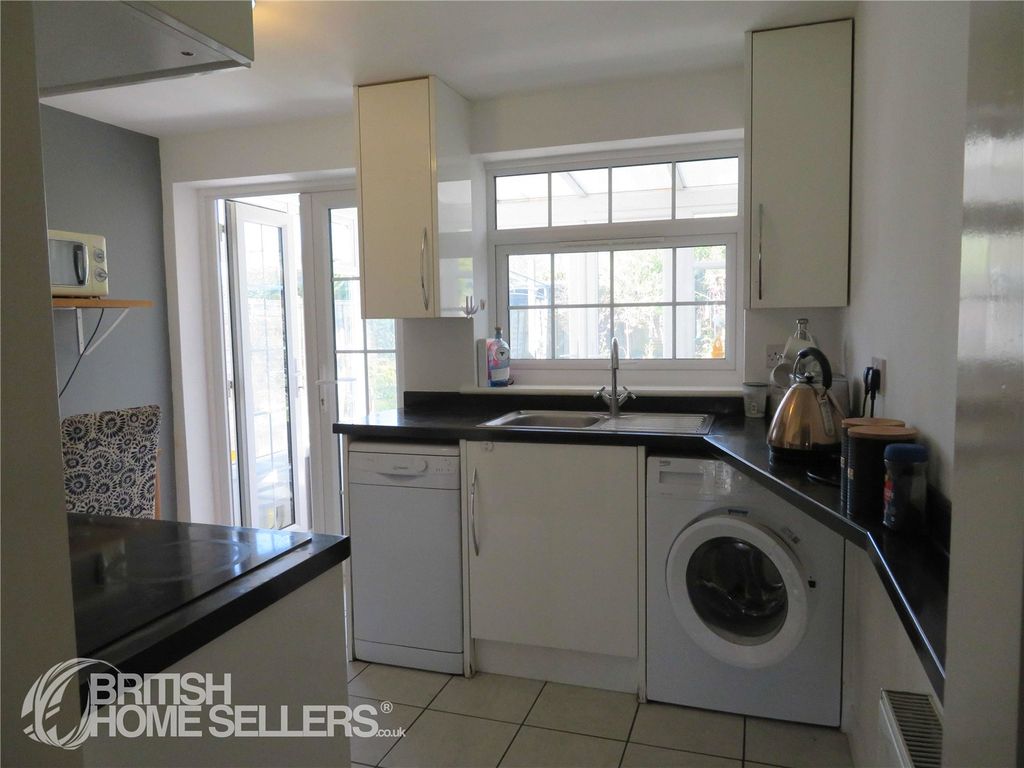 Property photo 3 of 23 Picture No. 14