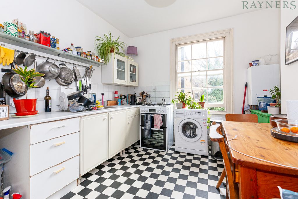 Property photo 2 of 25