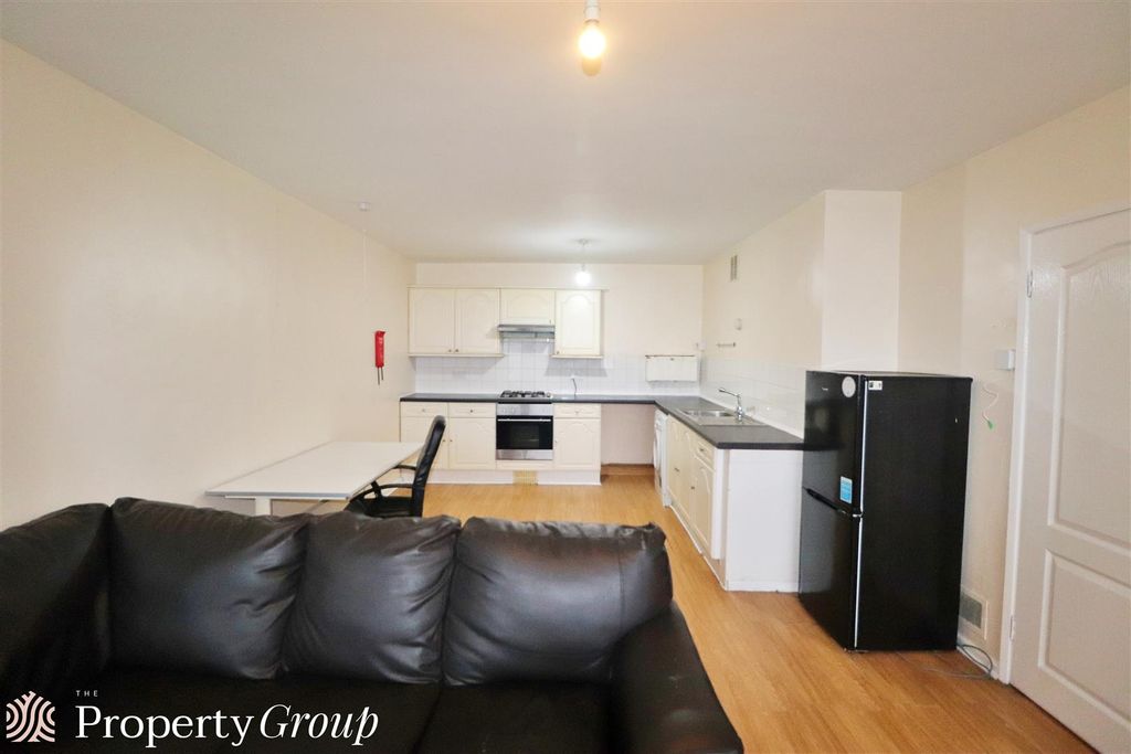 Property photo 1 of 7 Kenilworth Road 21 2601 (7).Jpg