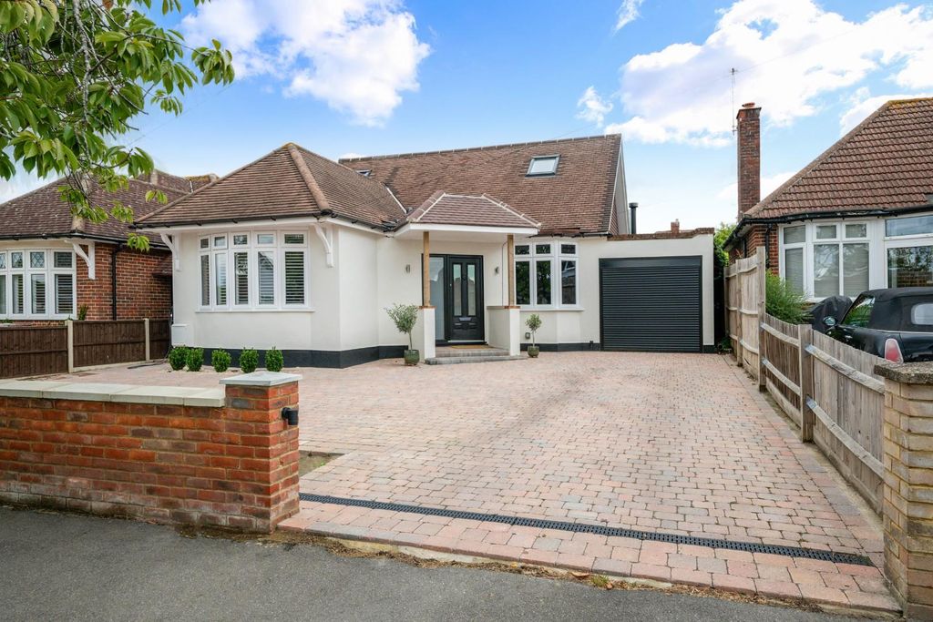 Property photo 1 of 20 Meadow Walk,  (20).Jpg
