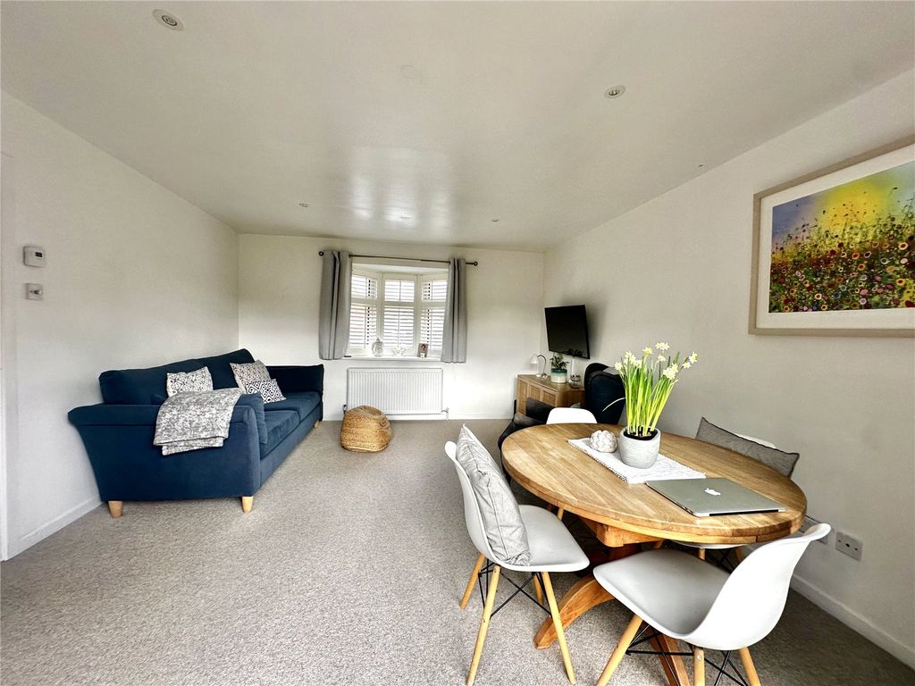 Property photo 2 of 11 Picture No. 23