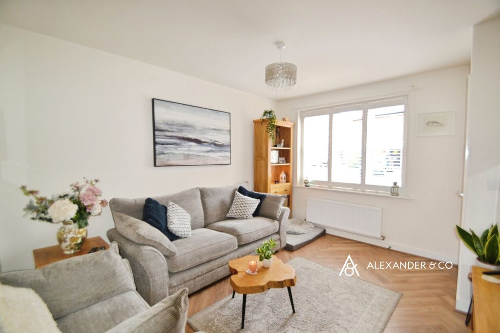 Property photo 2 of 27 Pbox-Img.Jpg