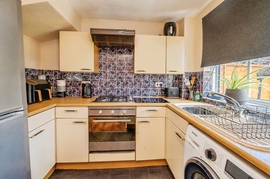 Property photo 2 of 13