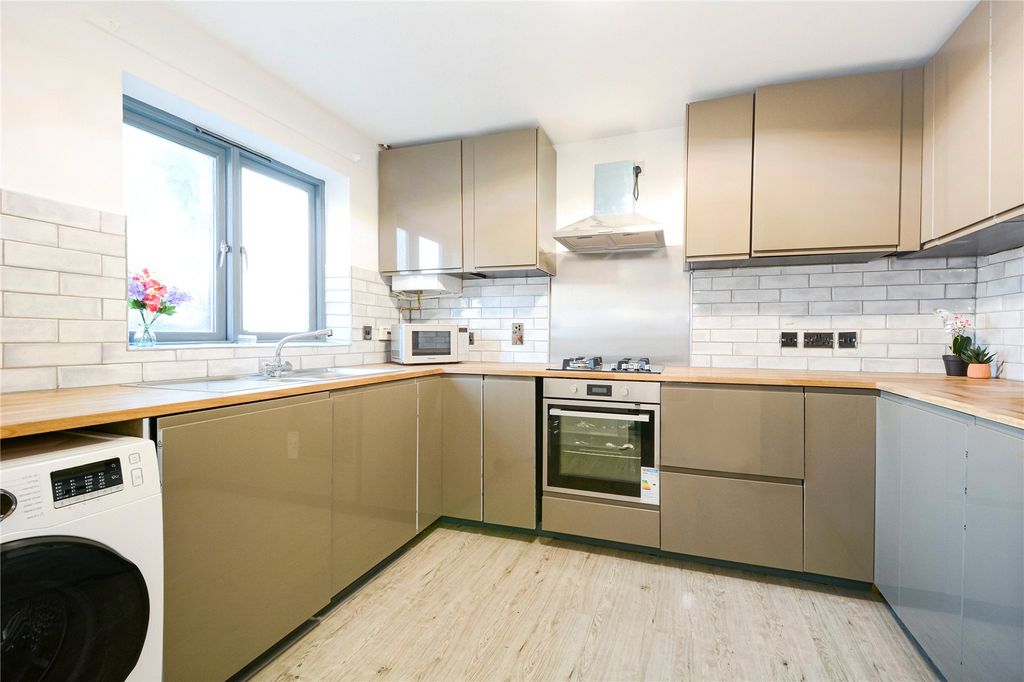 Property photo 2 of 13 Picture No. 08